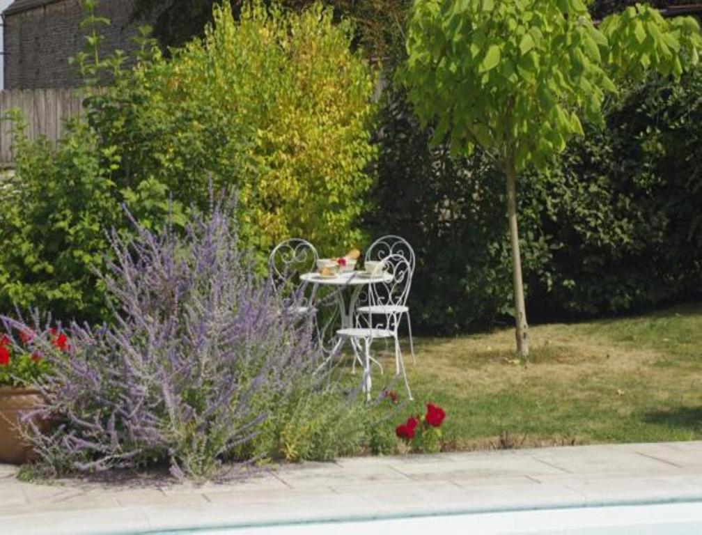 Le Clos Du Murier Chassignelles Buitenkant foto