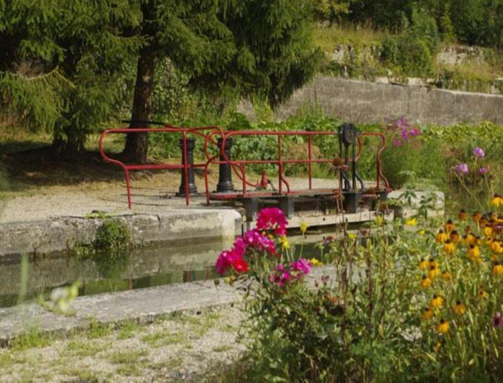 Le Clos Du Murier Chassignelles Buitenkant foto