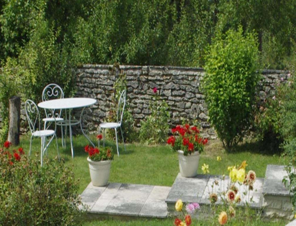 Le Clos Du Murier Chassignelles Buitenkant foto